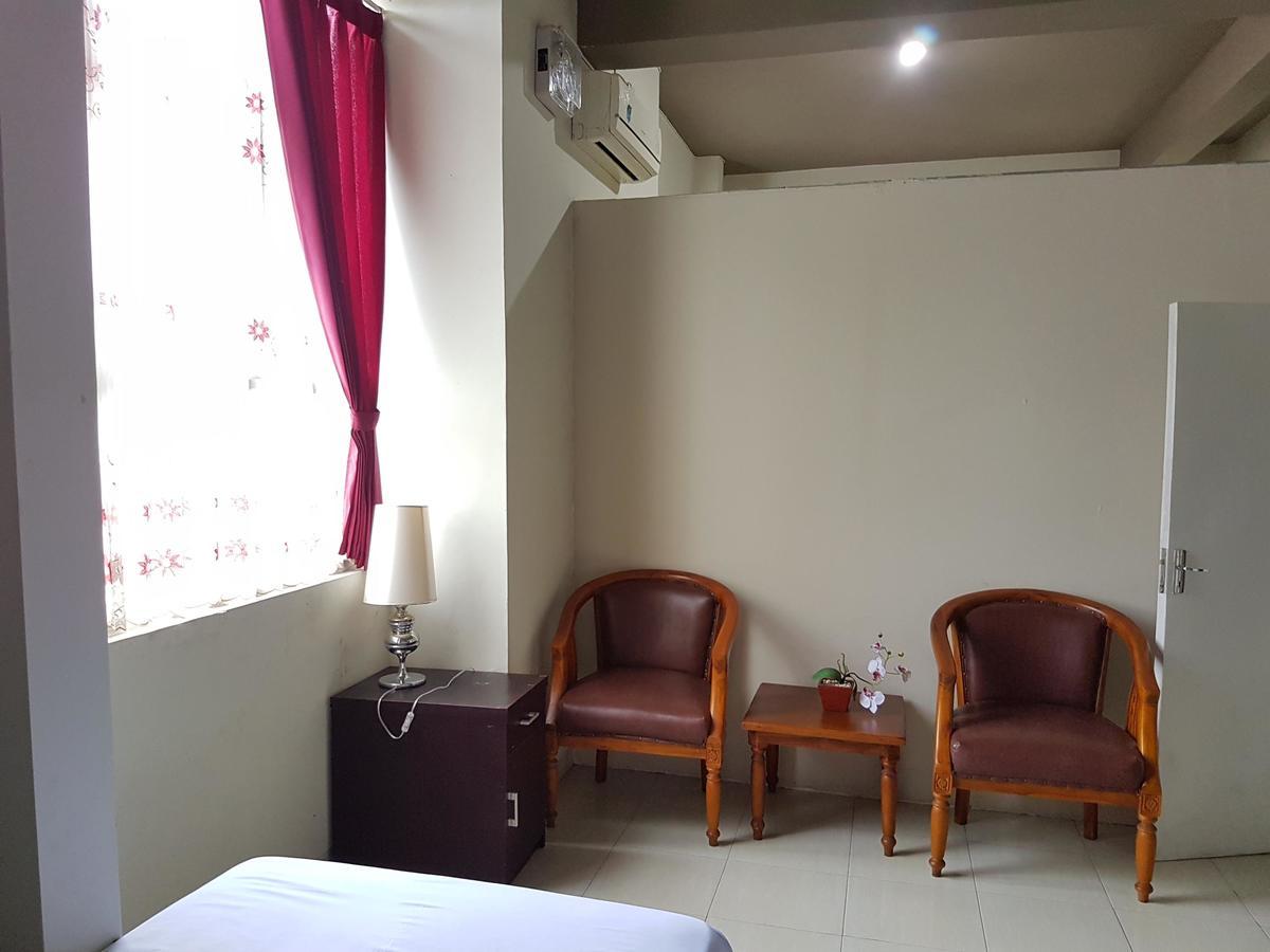 Ning Ed-Hotel Malang Extérieur photo