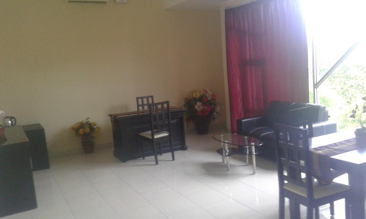 Ning Ed-Hotel Malang Extérieur photo
